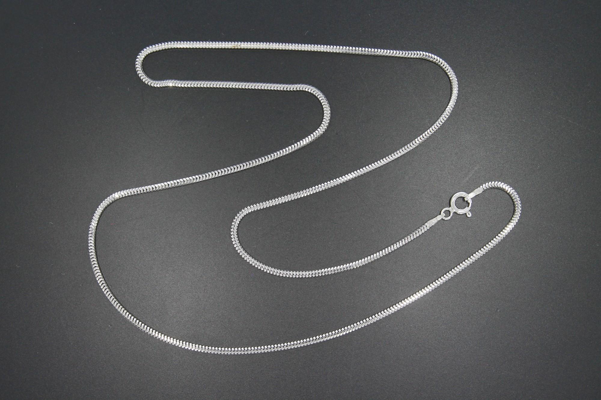 Tootefoto - Hõbekaelakett 925*