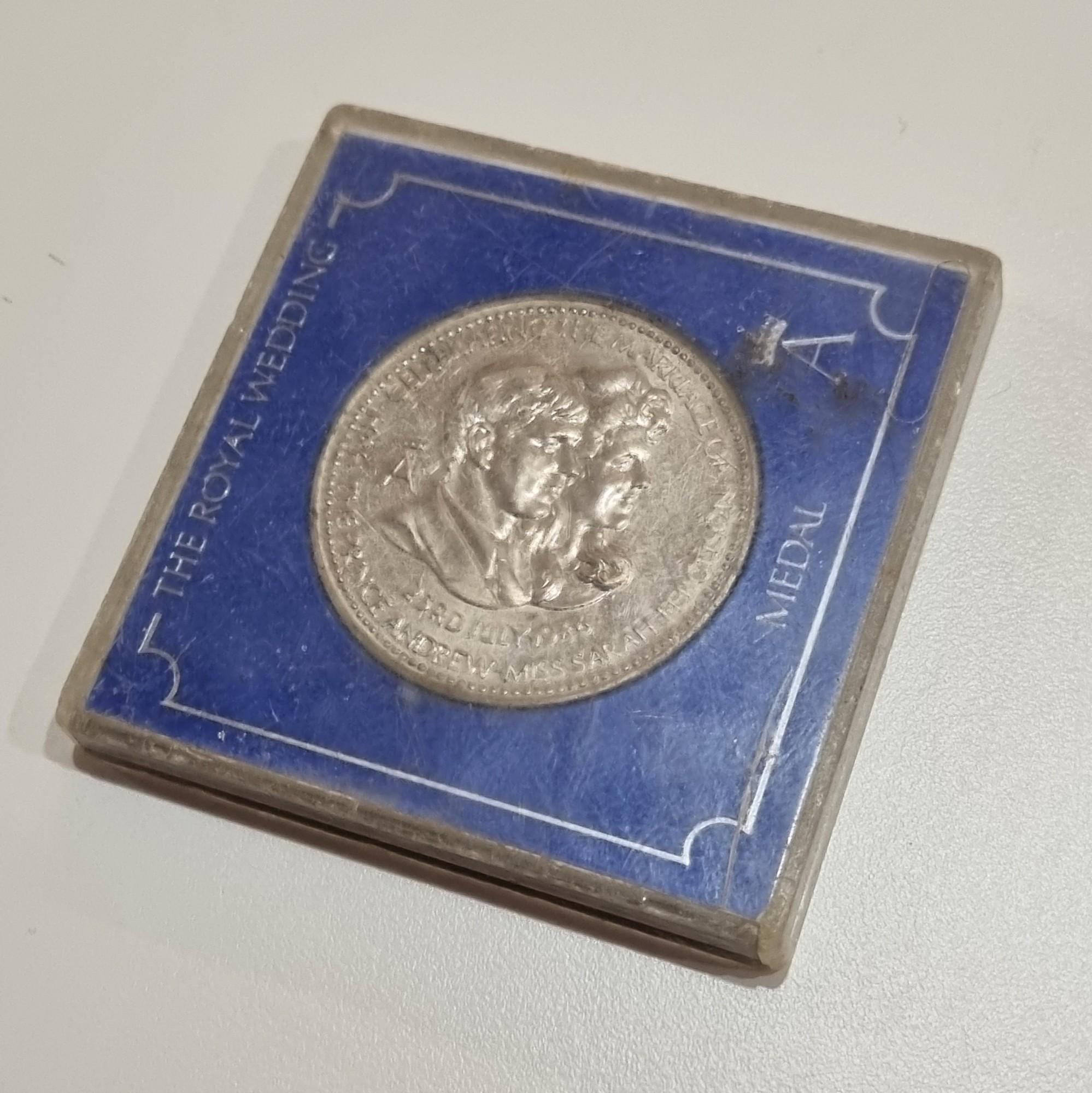 Tootefoto - Rootsi Kuninga ja kuninganna pulma medal 1986