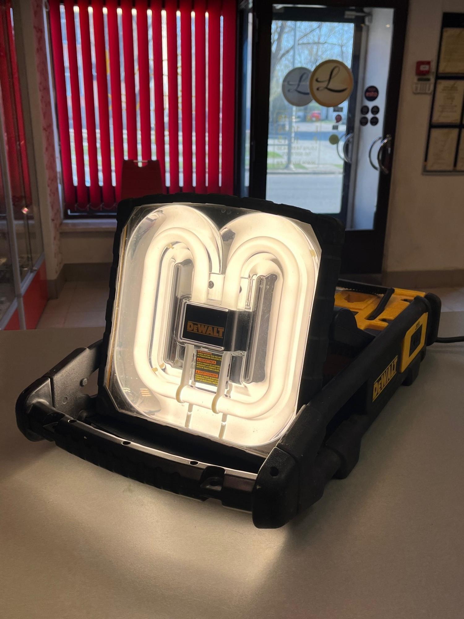 Tootefoto - Töövalgusti DeWalt DC022