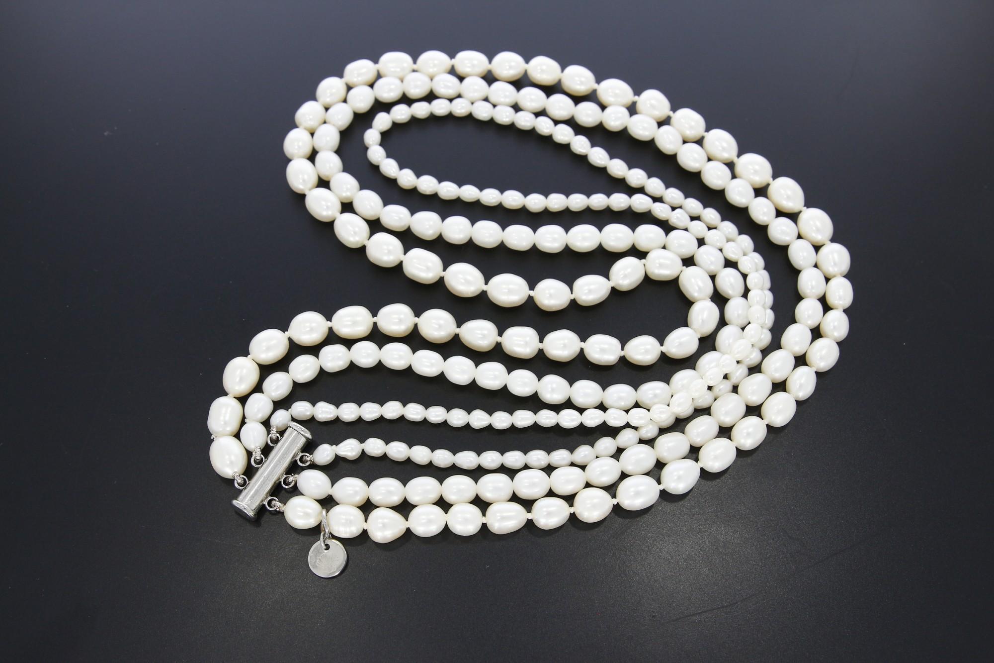 Tootefoto - Pärlikee