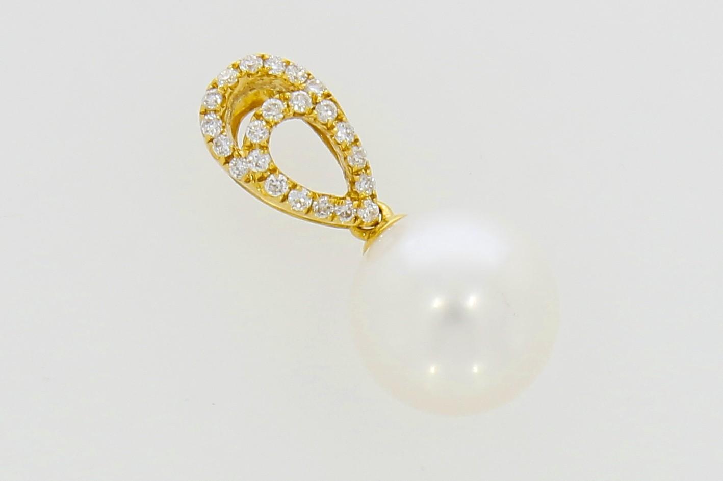 Tootefoto - Kuld kulon 750* Briljandid