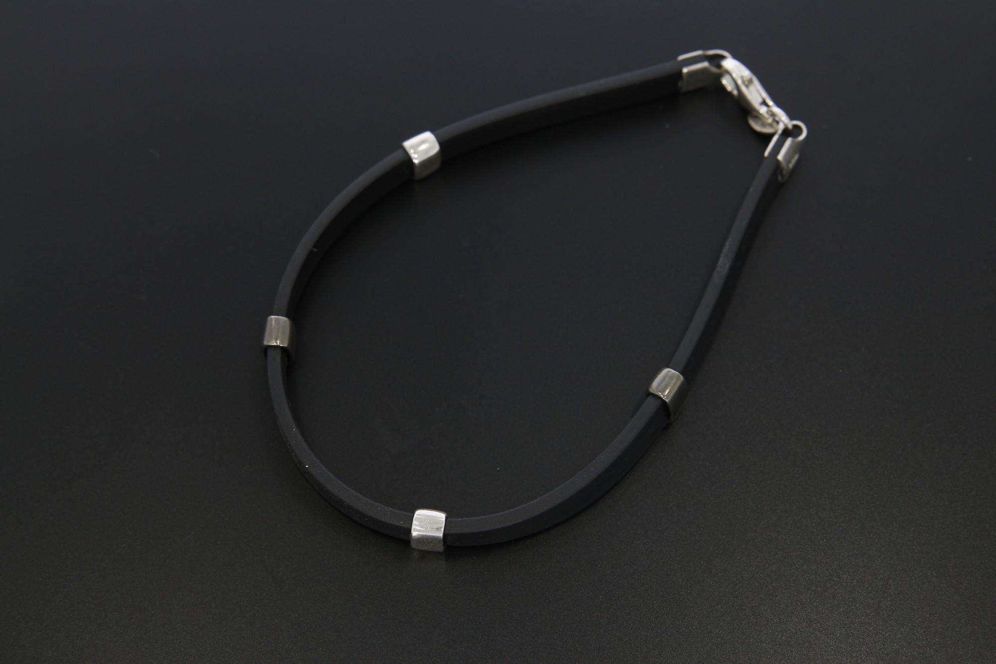 Tootefoto - Hõbedetailidega käevõru 925*