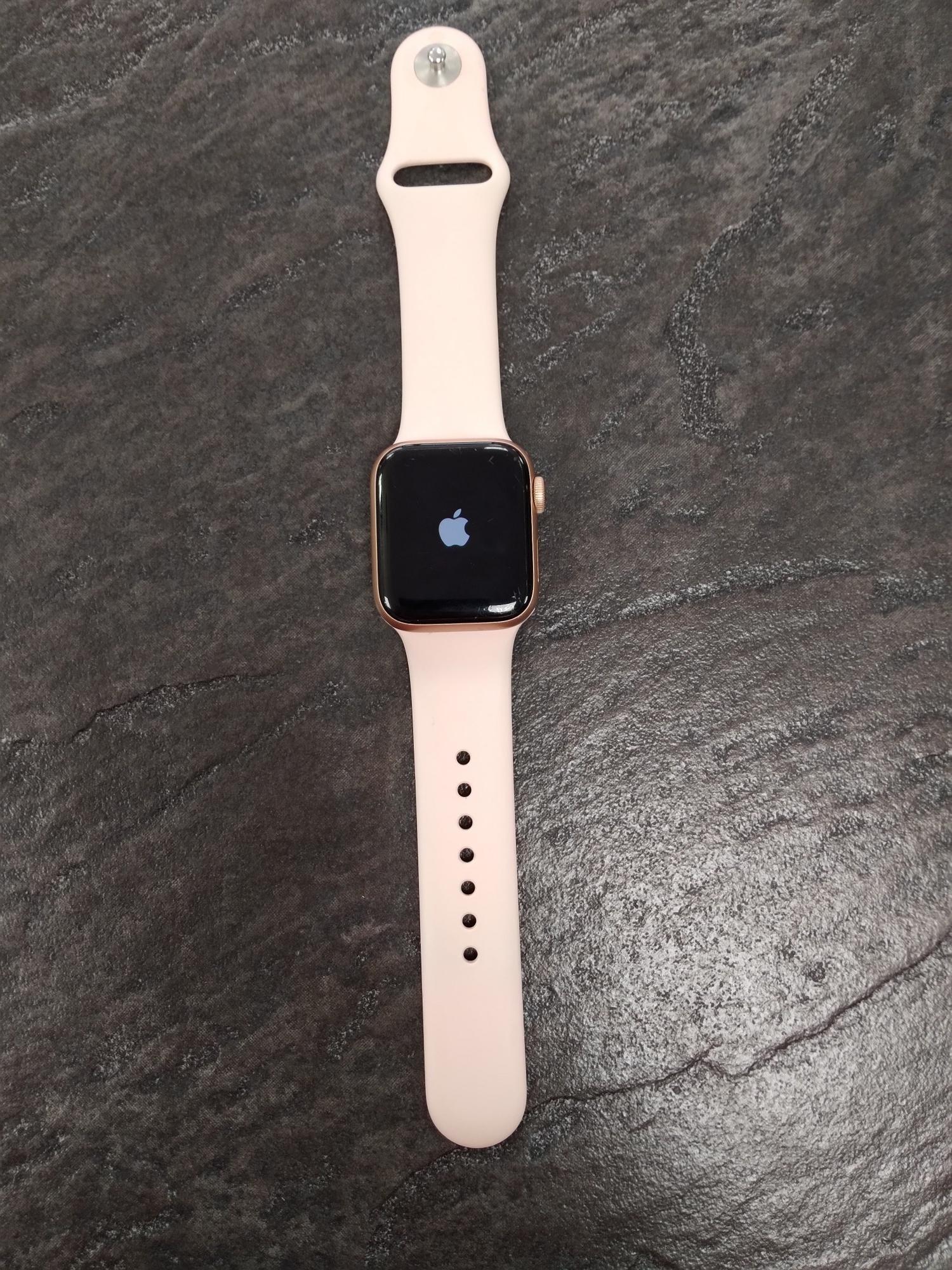 Tootefoto - Nutikell Apple Watch 6 LTE