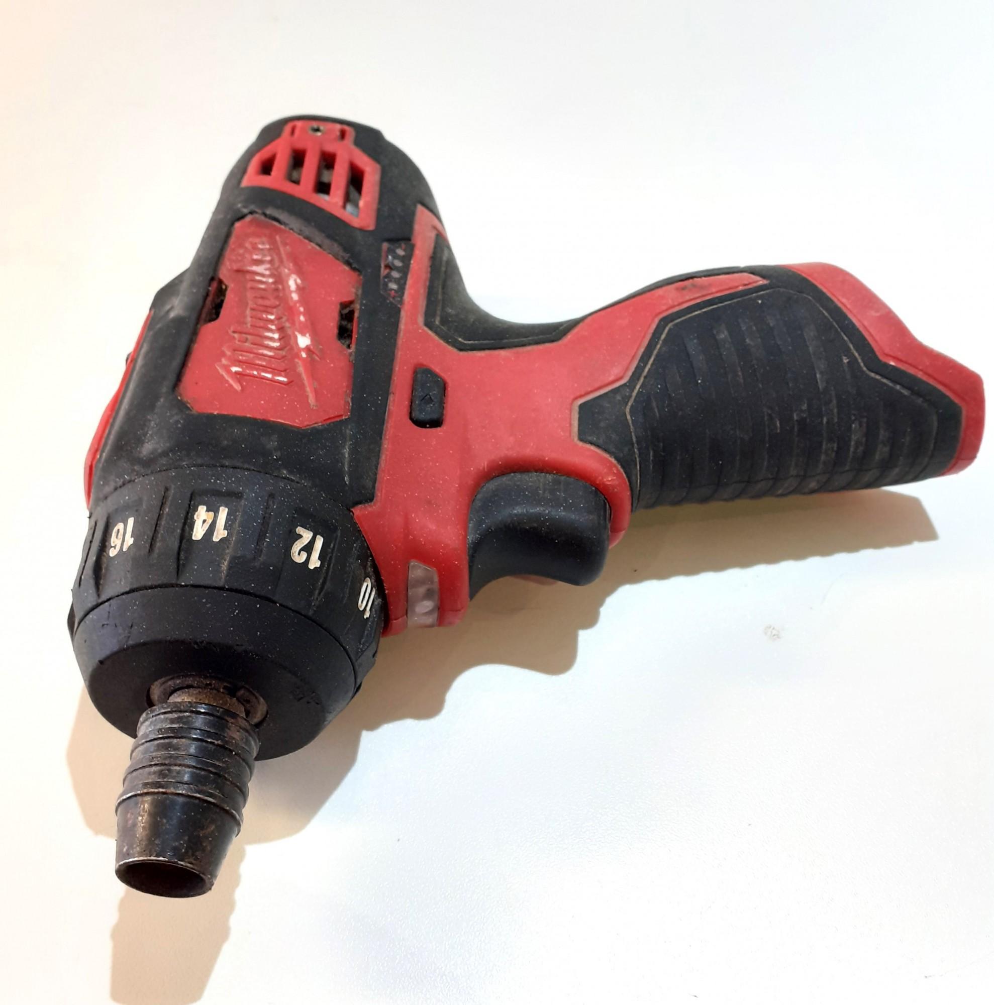 Tootefoto - Akukruvikeeraja Milwaukee M12 BD